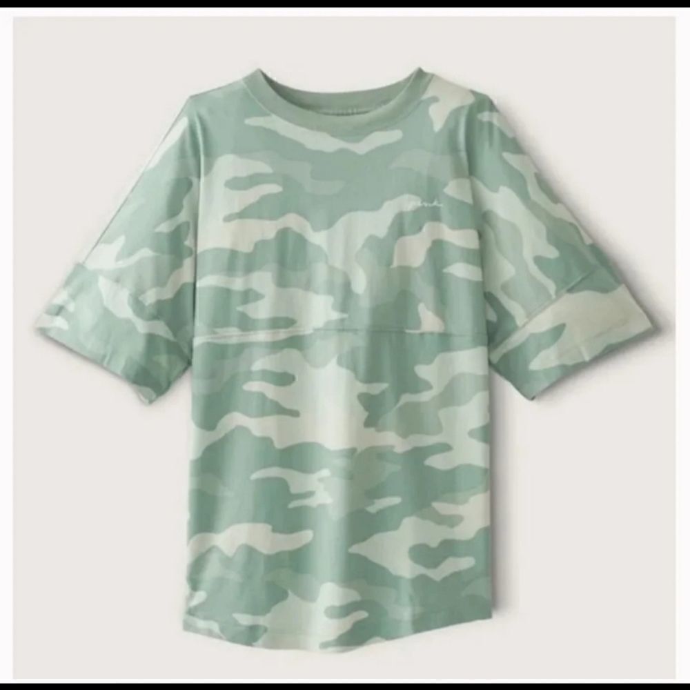 VS PINK Varsity Short Sleeve Crew Tee S/P  Green Camo